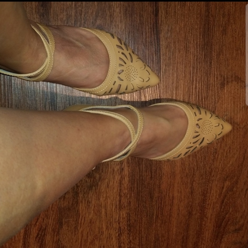 Worn once-Carina Leather Laser Cut Two-Piece Flats